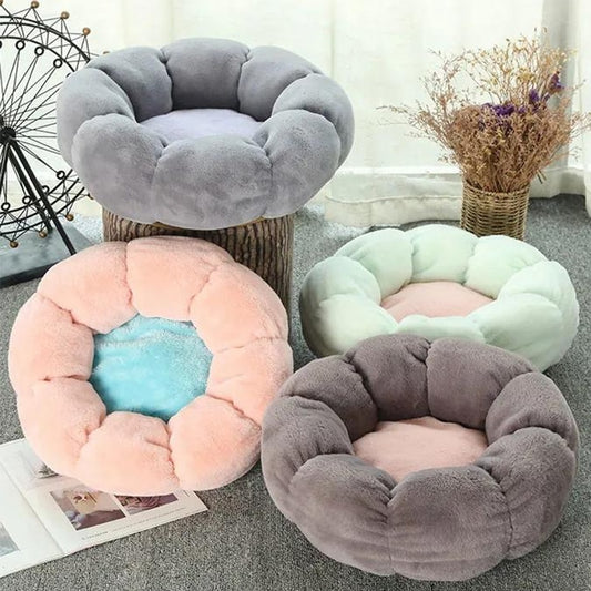 Luxury Cat or Dog bed flower shape design